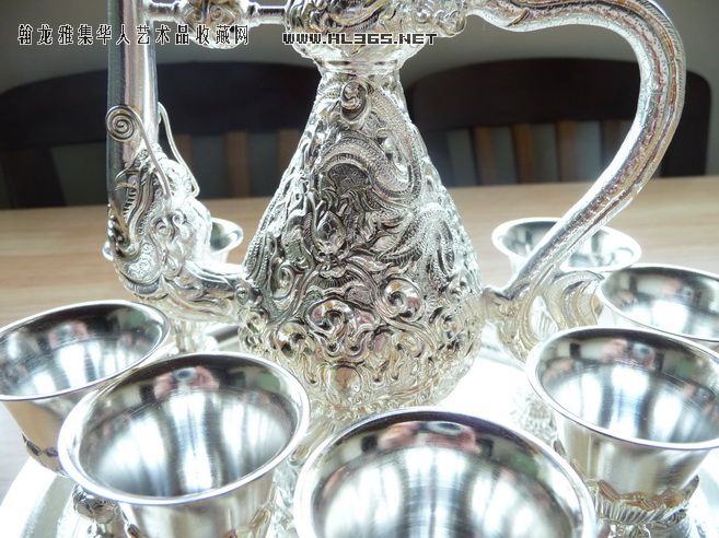藏族银匠的手艺 精美的藏族 手工 兽牙 酒具 银饰工艺品